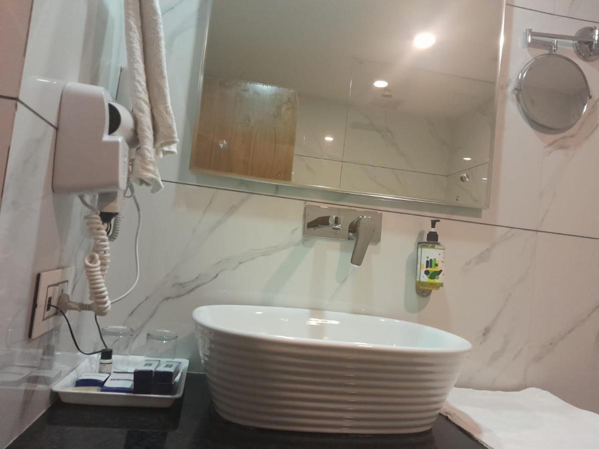 Banyan Hotel&Restro Hisār Eksteriør bilde